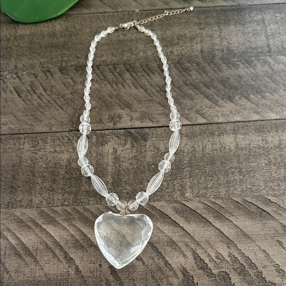 Jewelry - Elegant Crystal Heart Necklace